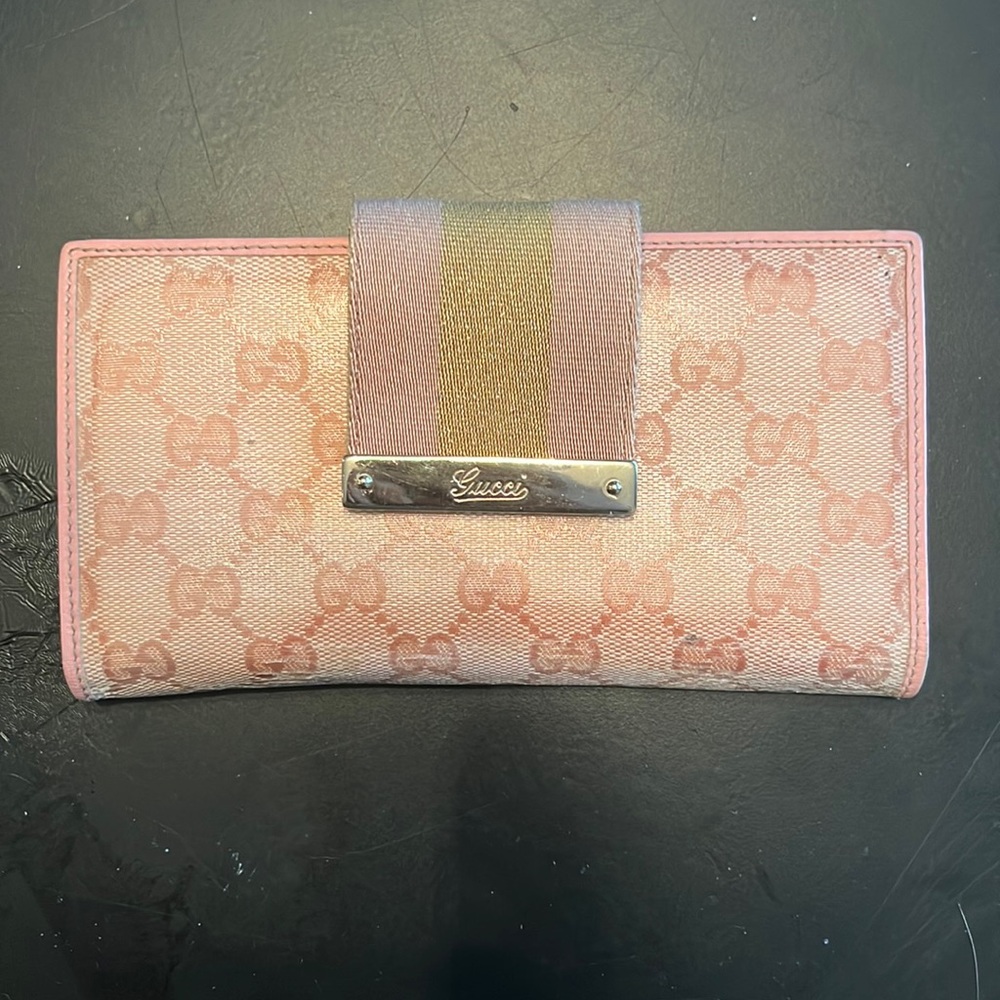 Auth vintage Gucci wallet